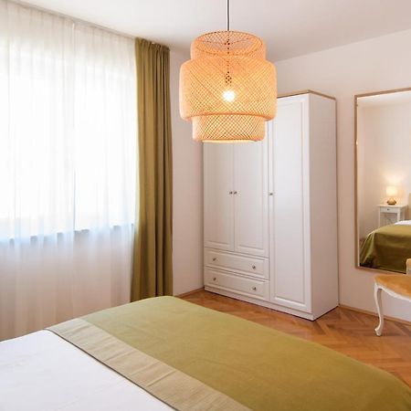 Julie City Centre Porec Apartment Kültér fotó